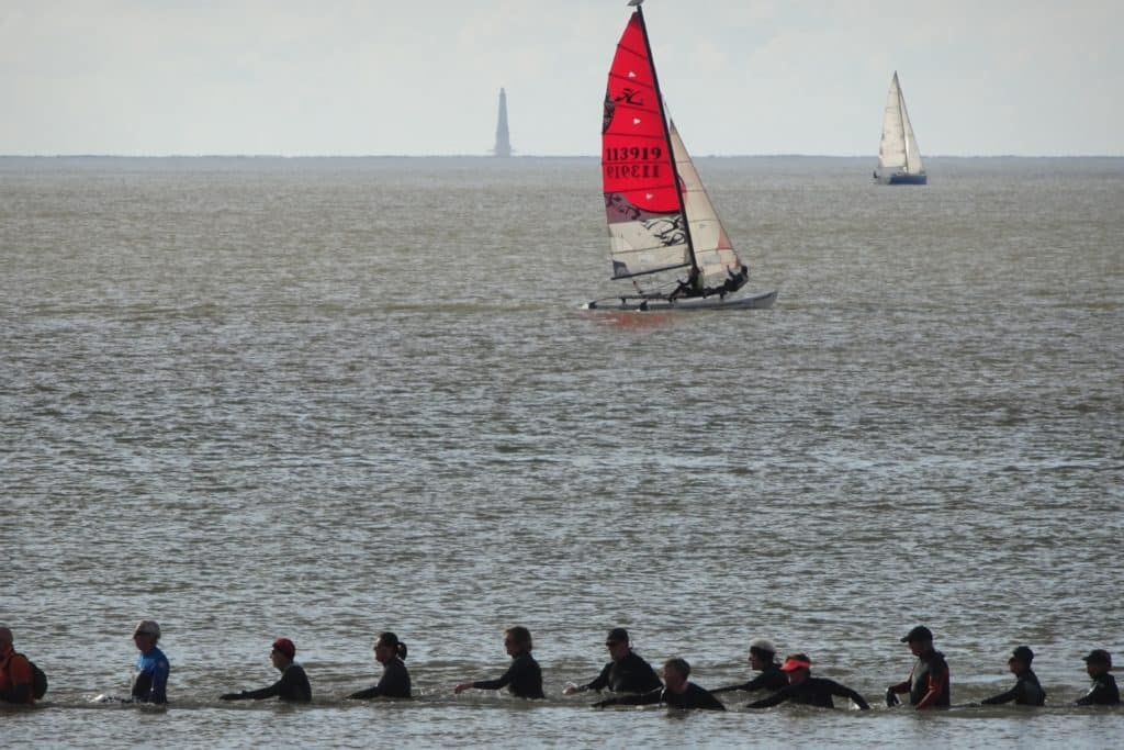 Activité de voile à la base de loisirs de Royan