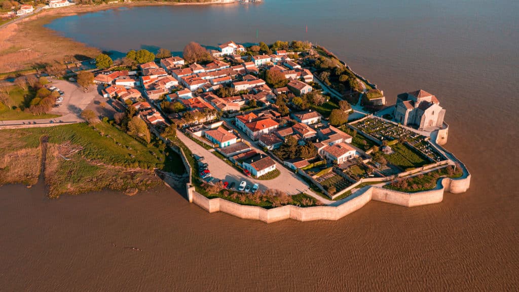 Estuaire de Talmont-sur-Gironde à seulement quelques kilomètres du camping